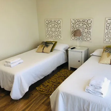 Casa Con Jardin Al Lado De Playa Hio