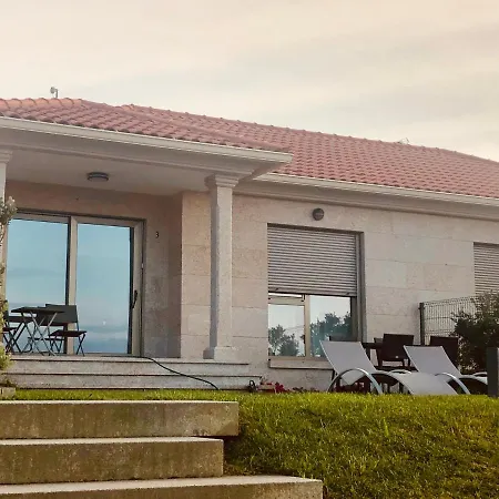 Casa Con Jardin Al Lado De Playa Hio * Vilanova (Pontevedra)